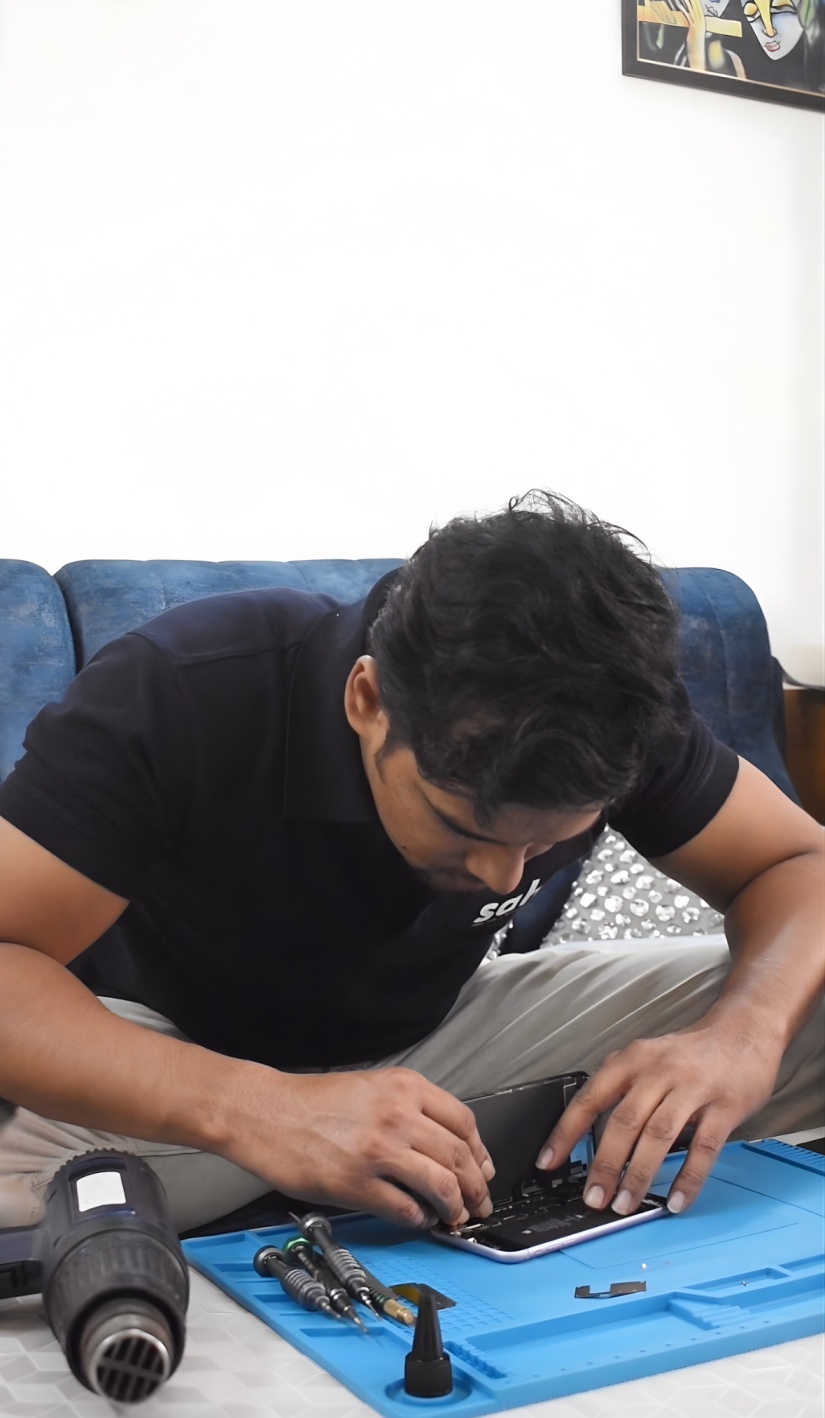 Technician repairing device 4